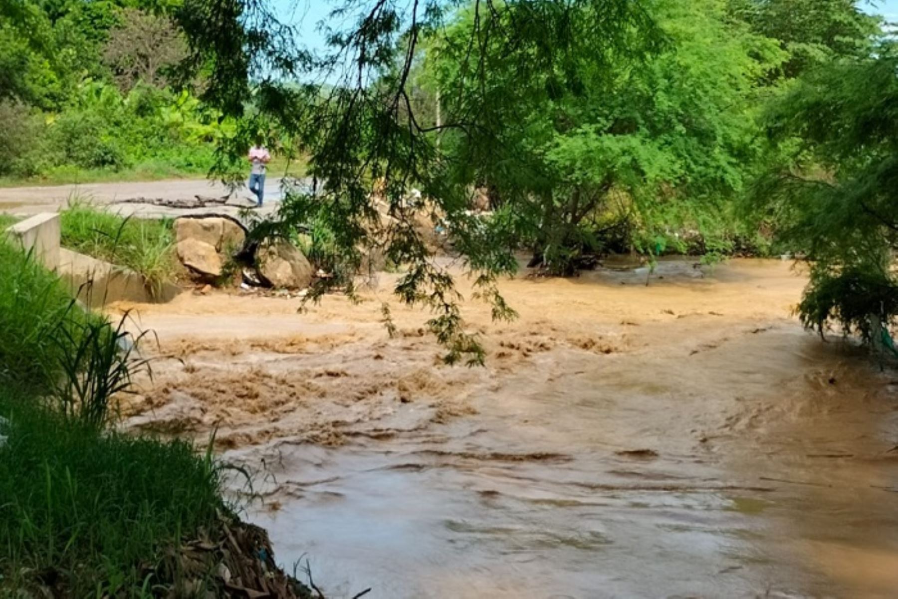 El río Tumbes está en alerta roja al aumentar caudal debido a las lluvias intensas