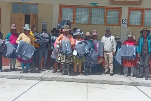 Entre las acciones que se ejecutan ante la presencia de lluvias intensas en Arequipa, también destacan el cuidado de camélidos y el tratamiento de enfermedades para prevenir la mortalidad del ganado.