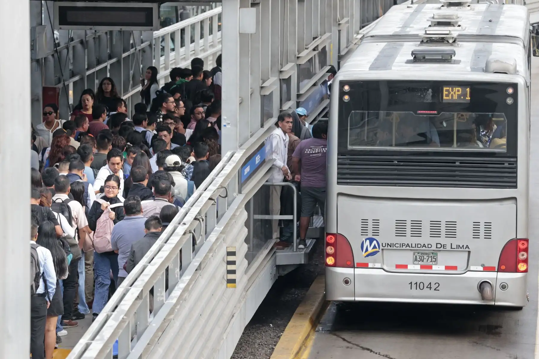 ¿Te estresa el tráfico? INS brinda consejos para cuidar la salud mental al viajar