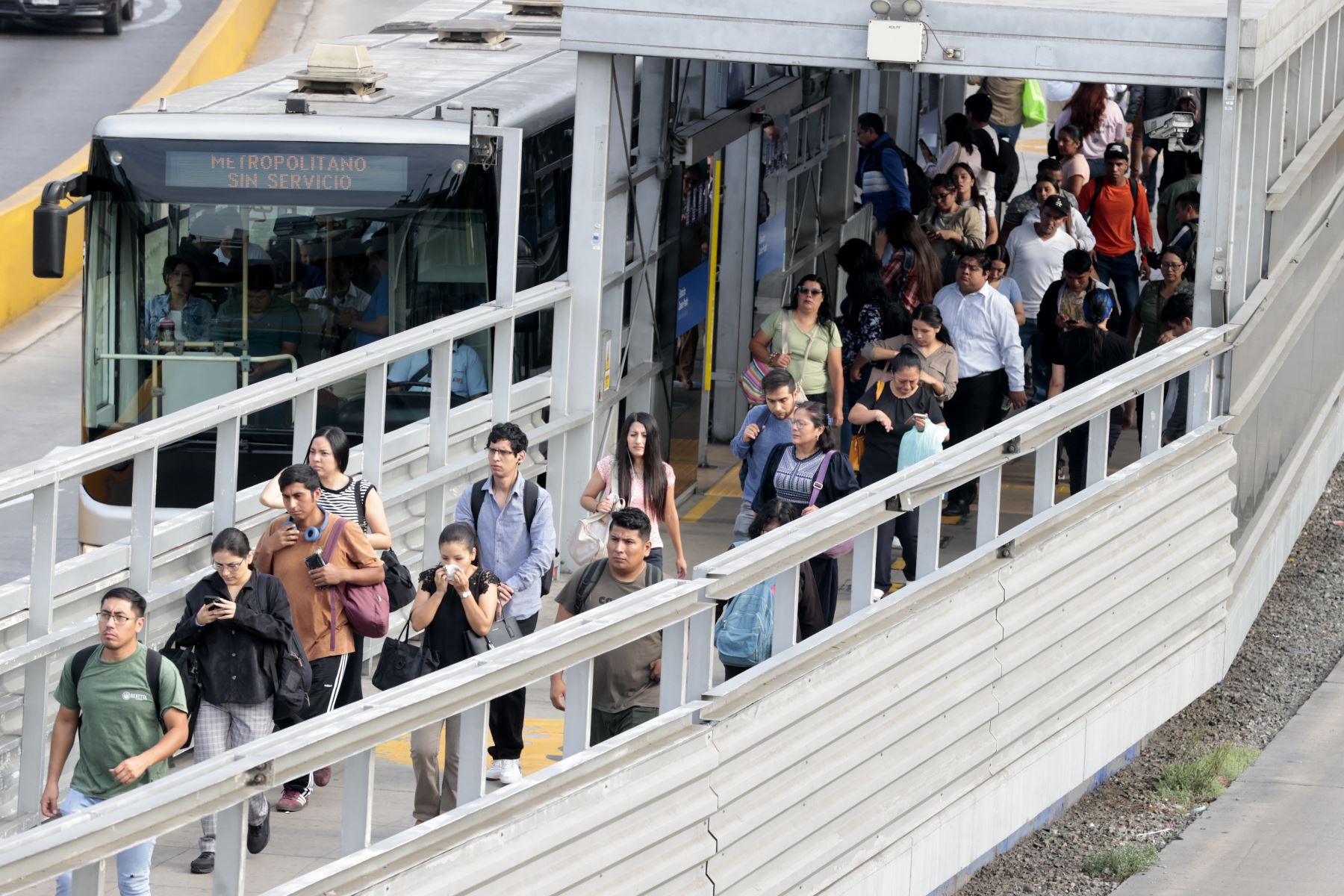 Un sector de transportistas acatará un paro mañana en Lima Metropolitana, por lo que el MTPE exhortó a los empleadores a ser flexibles con sus trabajadores.ANDINA/Vidal Tarqui