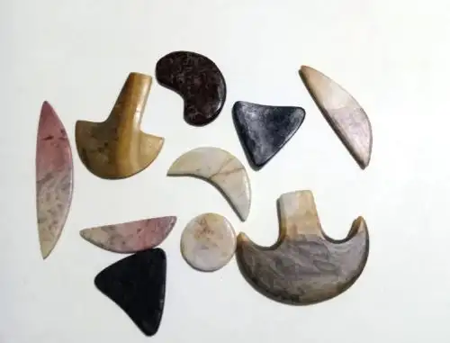 Una colección de collares inspirada en cultura mochica deslumbrará en Nueva York. Elaboradas en piedra, esta colección lambayecana participará de una pasarela en esta ciudad de Estados Unidos. ANDINA/Difusión