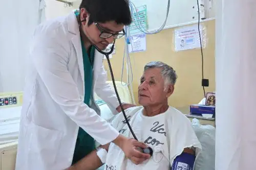 Médicos del Hospital Loayza realizan angioplastia de tronco coronario izquierdo. Foto: ANDINA/Difusión.