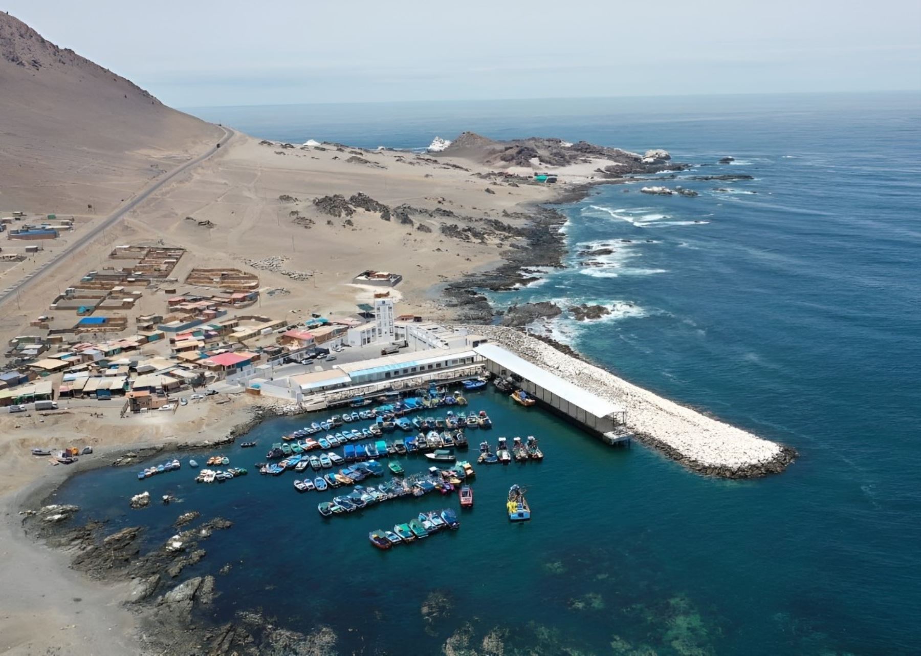 Un consorcio internacional expresó su interés en invertir en el terminal portuario Almirante Miguel Grau, en Tacna.