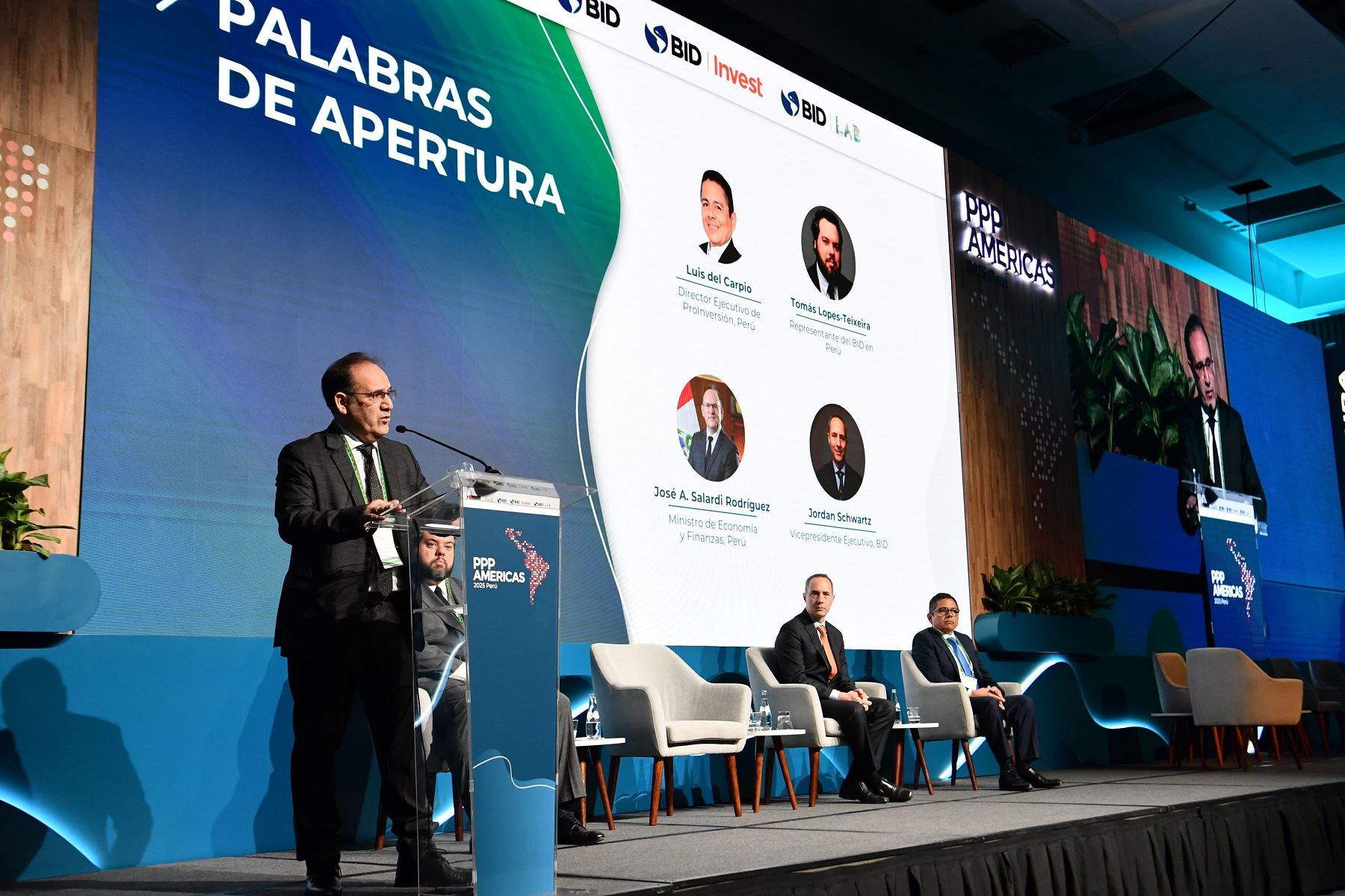 Ministro de Economía y Finanzas, José Salardi inauguró el PPP Americas 2025, el mayor encuentro regional de países que aplican el mecanismo de Asociación Público-Privada (APP) y que se viene desarrollando en Lima-Perú. Cortesía MEF