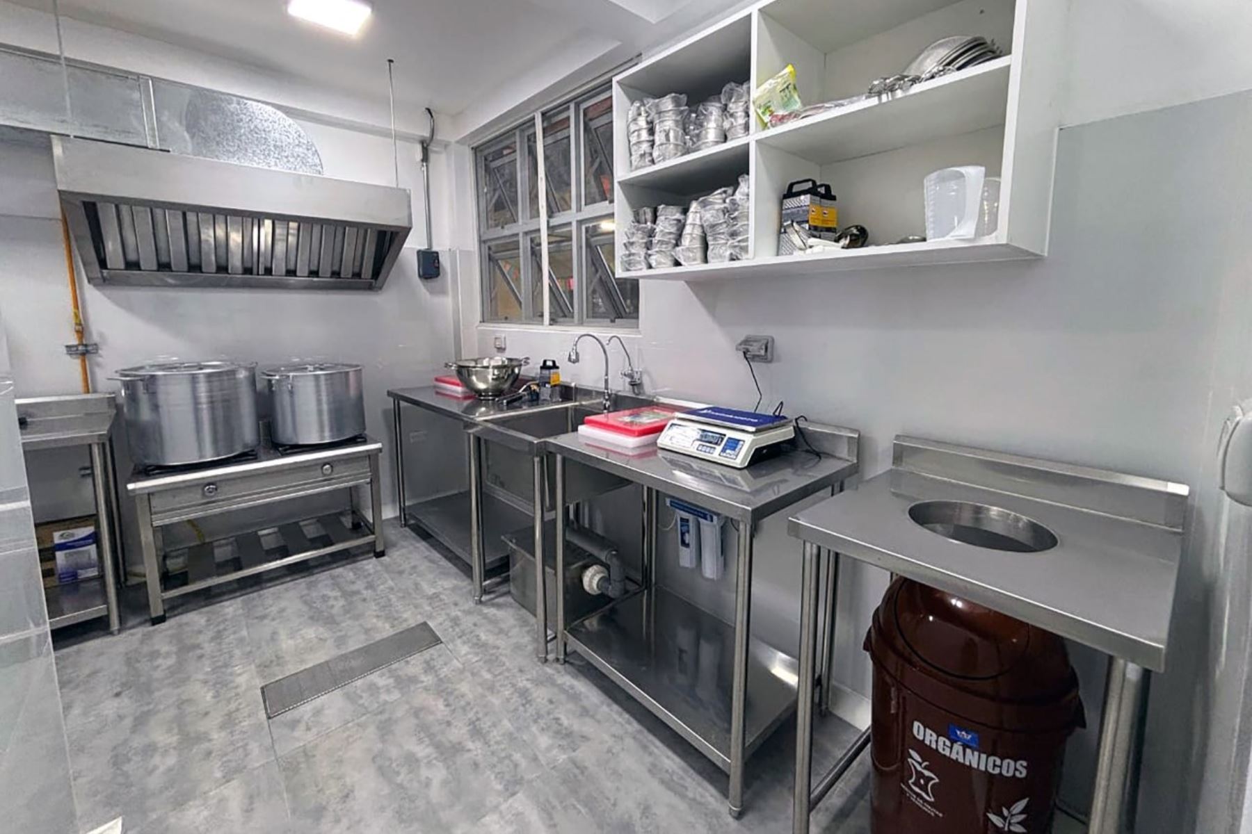 El nuevo servicio de alimentación escolar contará con cocinas y almacenes completamente equipados. Foto: MIDIS/Difusión.