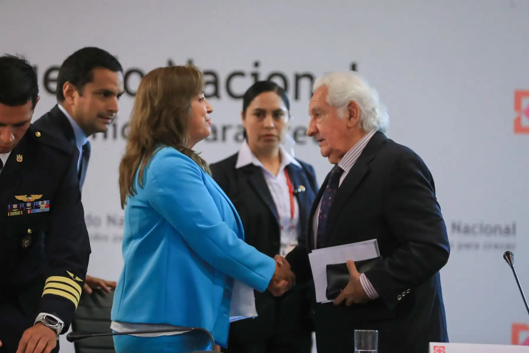 La presidenta de la República, Dina Ercilia Boluarte Zegarra, junto a ministros de Estado y representantes de la sociedad civil, participó en la 133ª Sesión del Foro del Acuerdo Nacional en el distrito de San Borja. Foto: ANDINA/Presidencia