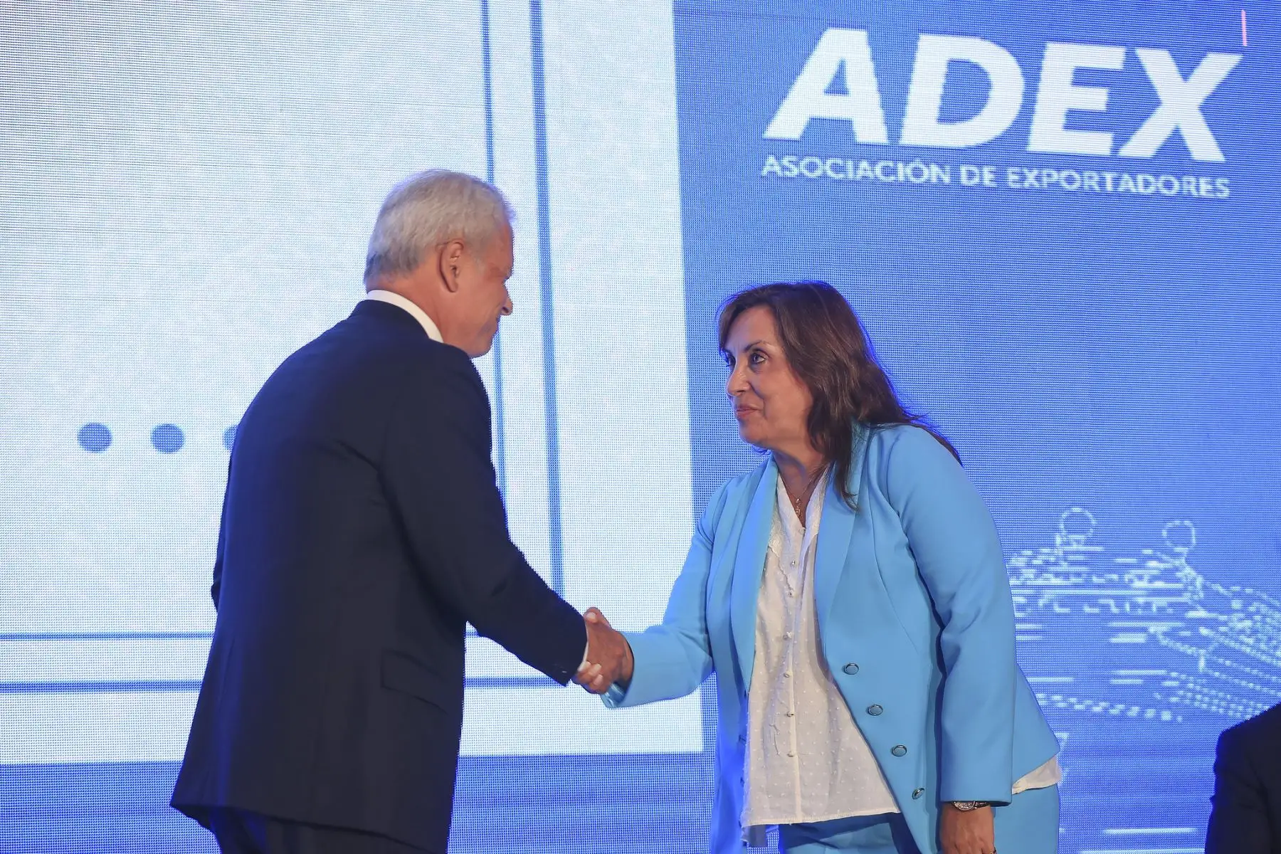 La presidenta de la República, Dina Ercilia Boluarte Zegarra, participó en la Ceremonia de Transferencia del Consejo Ejecutivo y Directivo 2025–2028 de la Asociación de Exportadores - ADEX, en San Borja. Foto: ANDINA/Presidencia