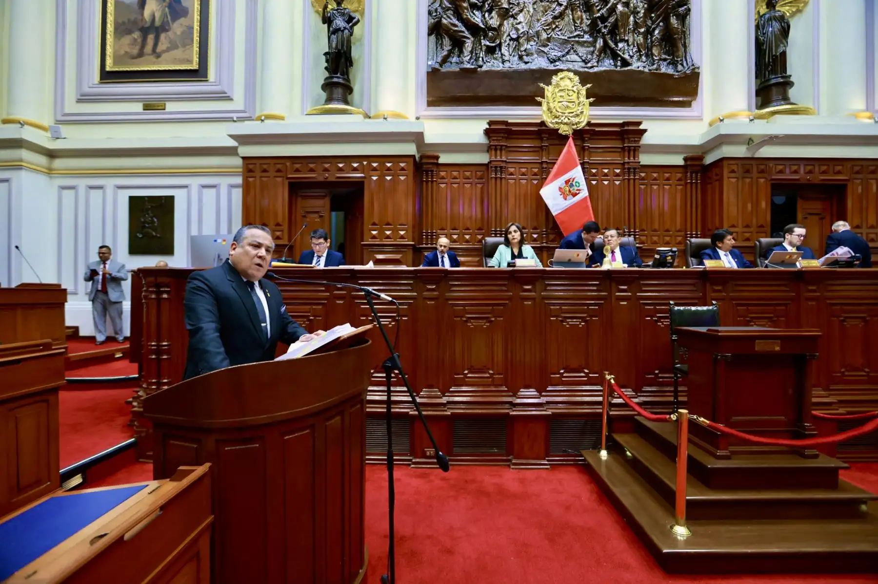 Premier Gustavo Adrianzén responde al pliego interpelatorio en el pleno del Congreso. Foto:ANDINA/Difusión