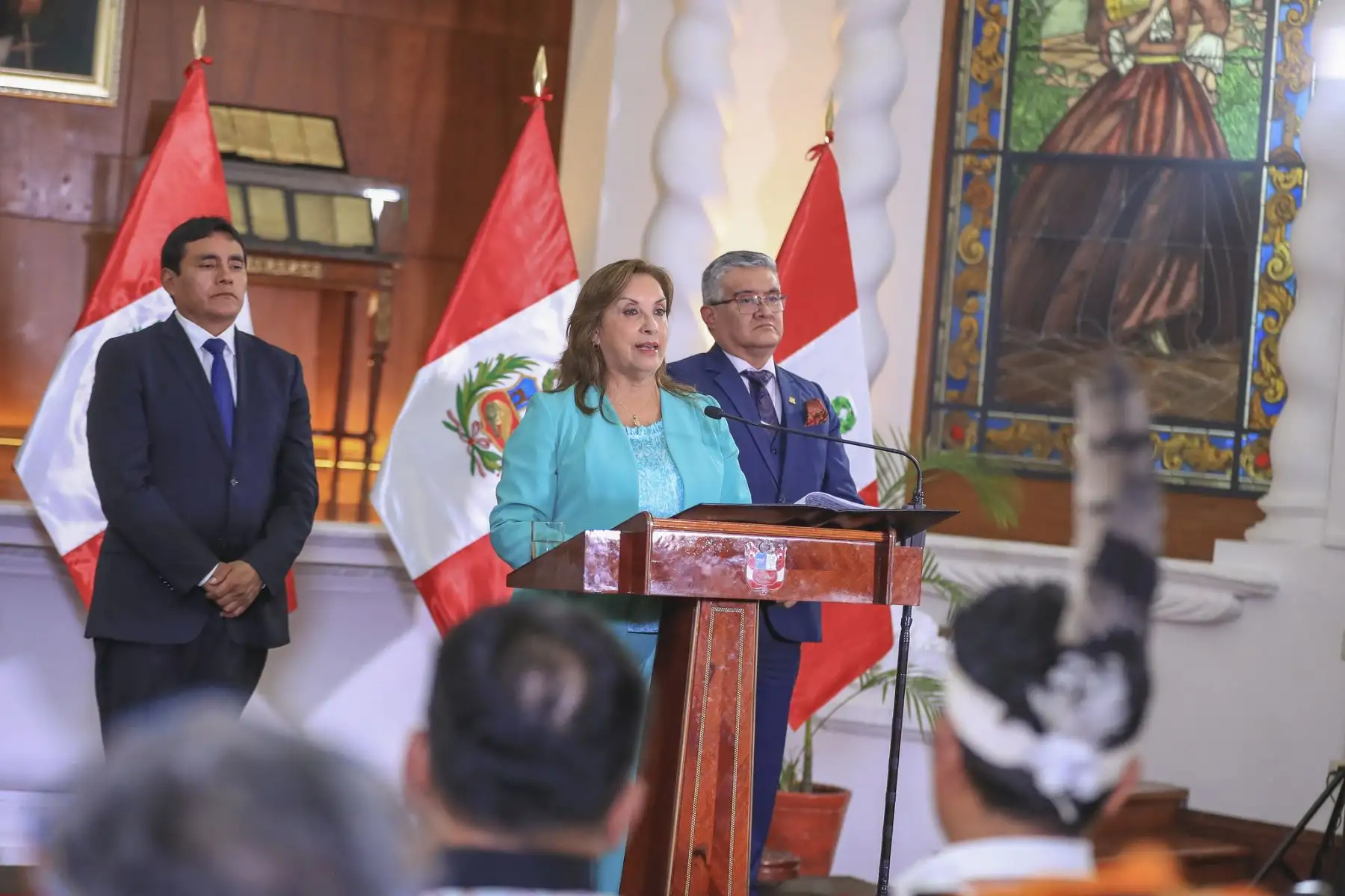 La presidenta Dina Boluarte participó en la ceremonia de reconocimiento a las organizaciones indígenas Conap, Anecap y Aidesep, y al Minam, por haber obtenido el premio Climate Impact Awards 2025, en la categoría Innovación, gracias al desarrollo del Programa REDD+ Indígena Jurisdiccional. Foto: ANDINA/Prensa Presidencia