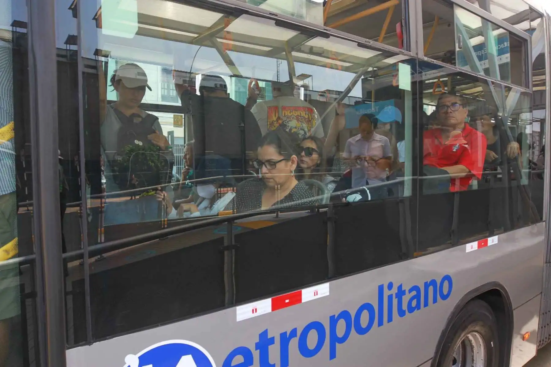 Durante el paro de transportistas, el Metropolitano y los corredores aumentaron la frecuencia de buses en horas punta y funcionan con normalidad. Foto: ANDINA/ Verónica Calderón