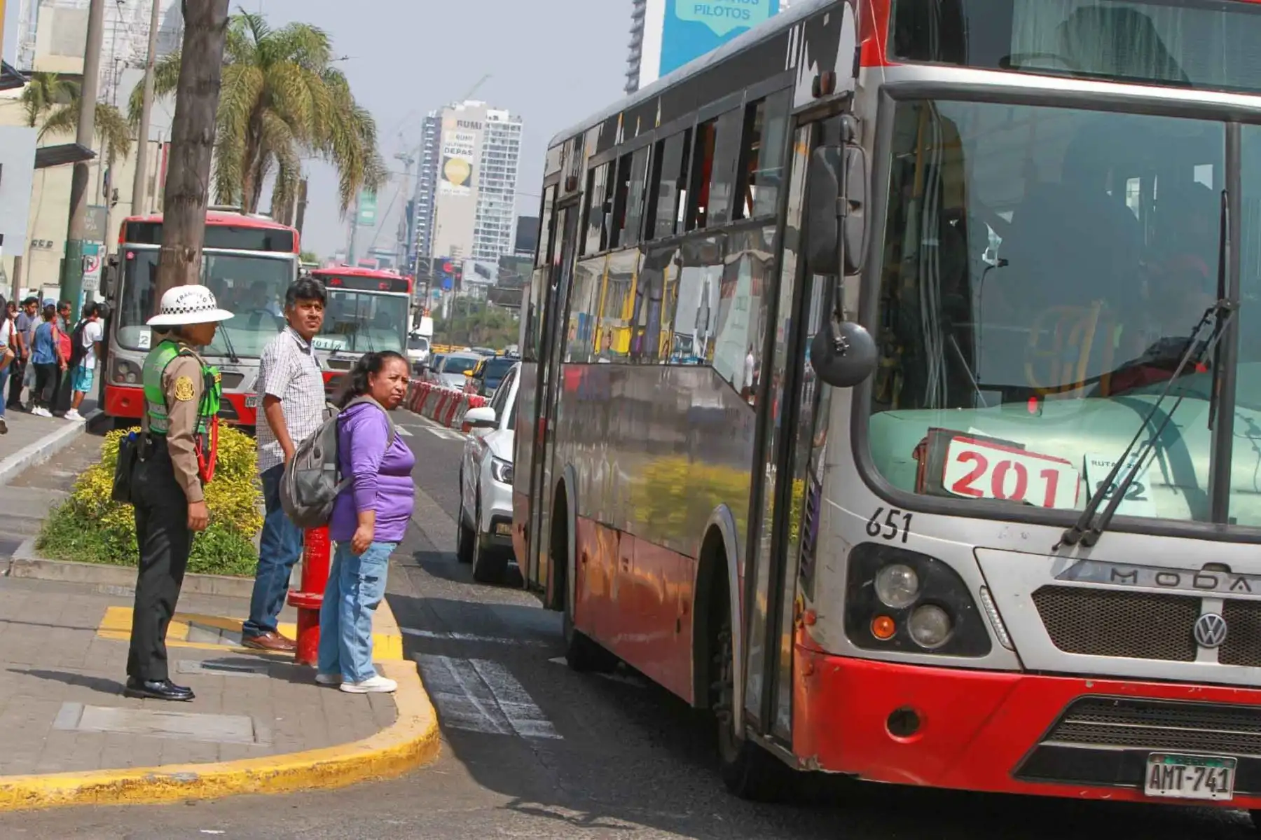 Durante el paro de transportistas, el Metropolitano y los corredores aumentaron la frecuencia de buses en horas punta y funcionan con normalidad. Foto: ANDINA/ Verónica Calderón