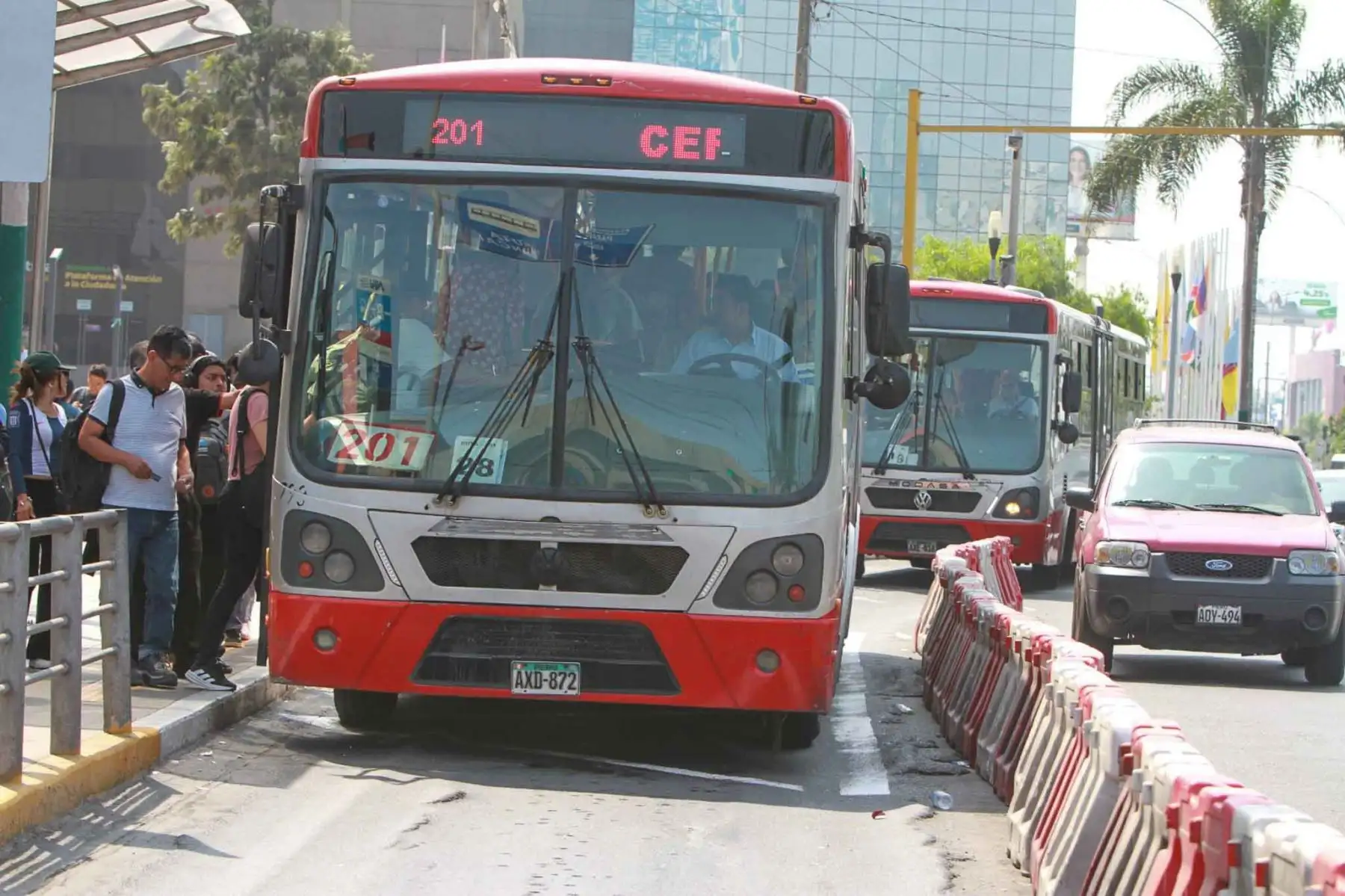 Durante el paro de transportistas, el Metropolitano y los corredores aumentaron la frecuencia de buses en horas punta y funcionan con normalidad. Foto: ANDINA/ Verónica Calderón