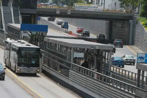 ATU trabaja con los concesionarios del Metropolitano en las adendas que permitirán no solo renovar la infraestructura de este servicio de transporte masivo sino la adquisición de los 150 buses eléctricos que se sumarán a la ruta troncal exclusiva. Foto: ANDINA