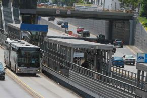 ATU trabaja con los concesionarios del Metropolitano en las adendas que permitirán no solo renovar la infraestructura de este servicio de transporte masivo sino la adquisición de los 150 buses eléctricos que se sumarán a la ruta troncal exclusiva. Foto: ANDINA