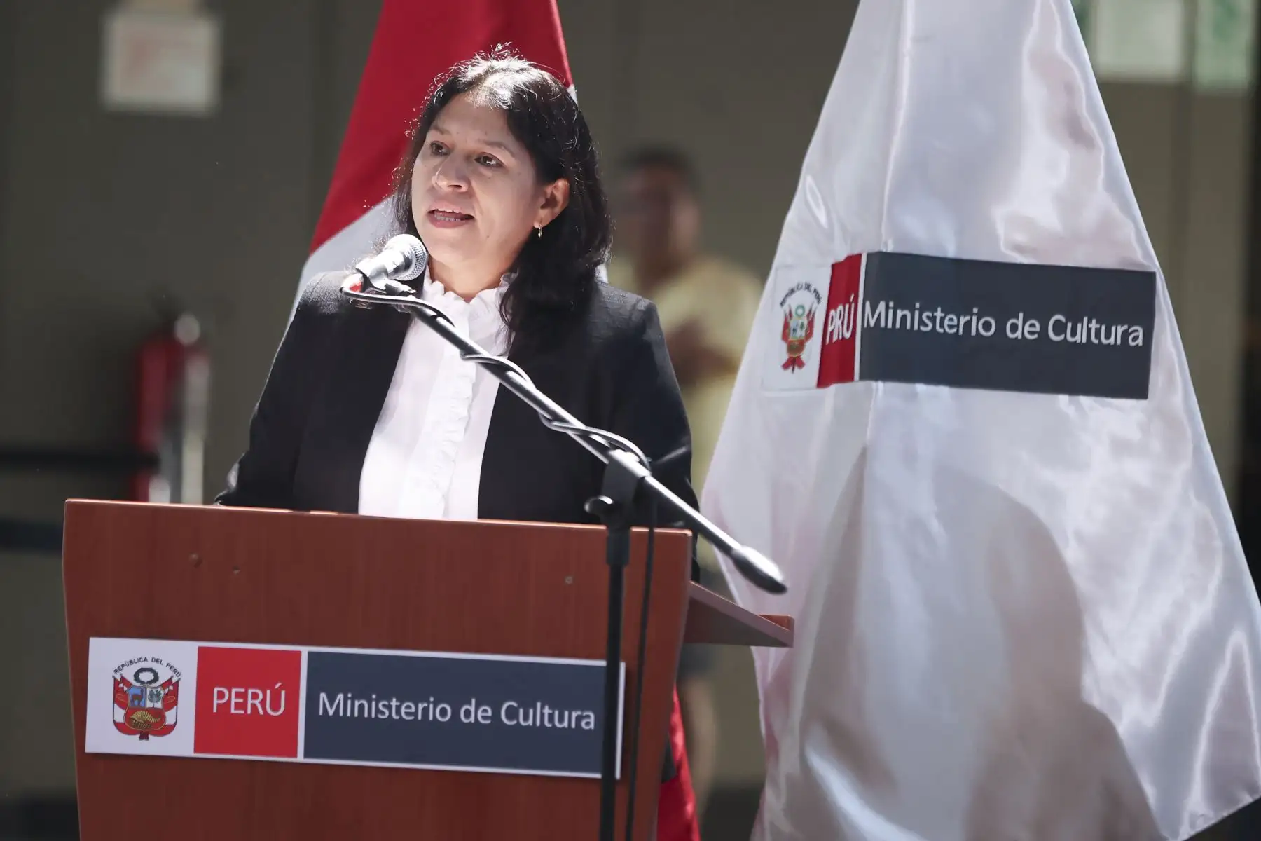 Moira Rosa Novoa Silva, viceministra de Cultura. En el marco de la conmemoración del Día del Arqueólogo Peruano, el Ministerio de Cultura realizó una ceremonia como homenaje a la labor de los arqueólogos del país en beneficio de la ciudadanía y la construcción de una identidad nacional reflexiva y crítica. Foto: ANDINA/Jhonel Rodríguez Robles