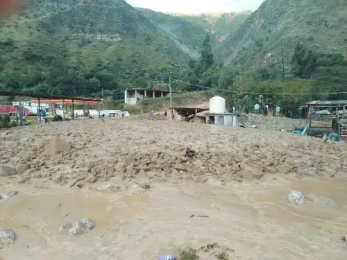 Un huaico de grandes proporciones en la provincia de Ambo, región Huánuco, interrumpe el tránsito en la Carretera Central, en el tramo que une a Pasco con Huánuco. ANDINA/Difusión