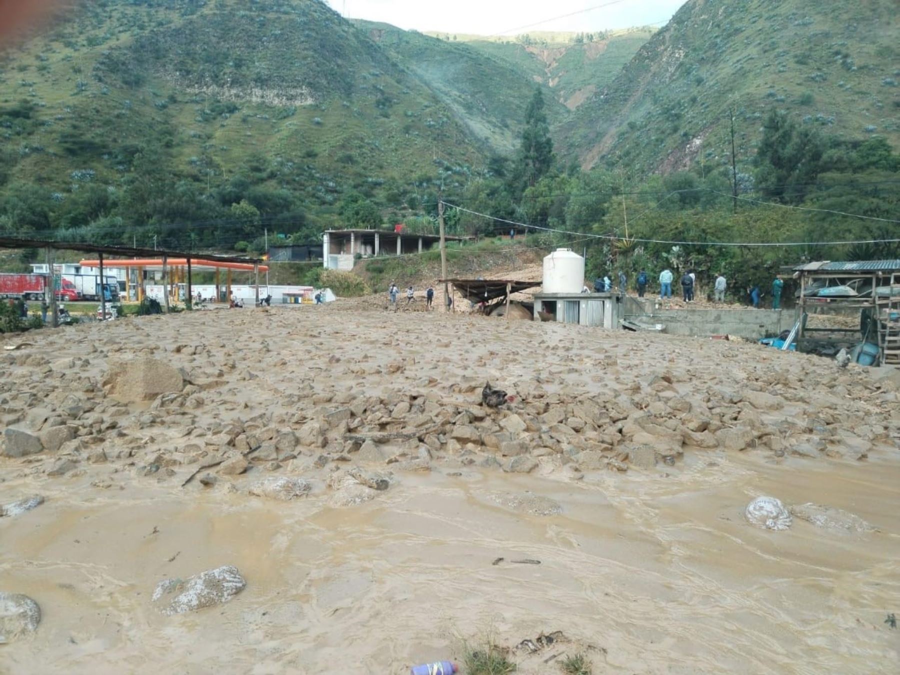Un huaico de grandes proporciones en la provincia de Ambo, región Huánuco, interrumpe el tránsito en la Carretera Central, en el tramo que une a Pasco con Huánuco. ANDINA/Difusión