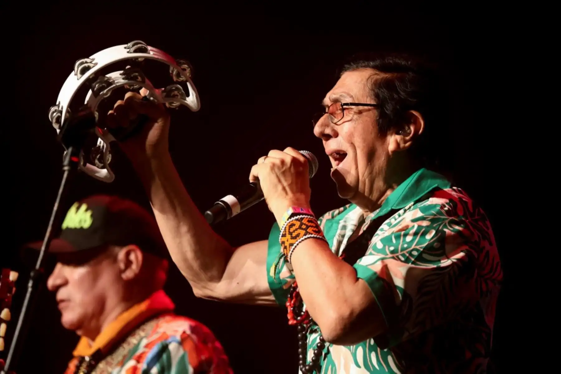 Jorge Rodríguez Grández, de Los Mirlos, durante su presentación en la Carpa Sonora durante el Festival de Coachella 2025 en el Empire Polo Club el 11 de abril de 2025 en Indio, California. Foto: Emma McIntyre/Getty Images/AFP