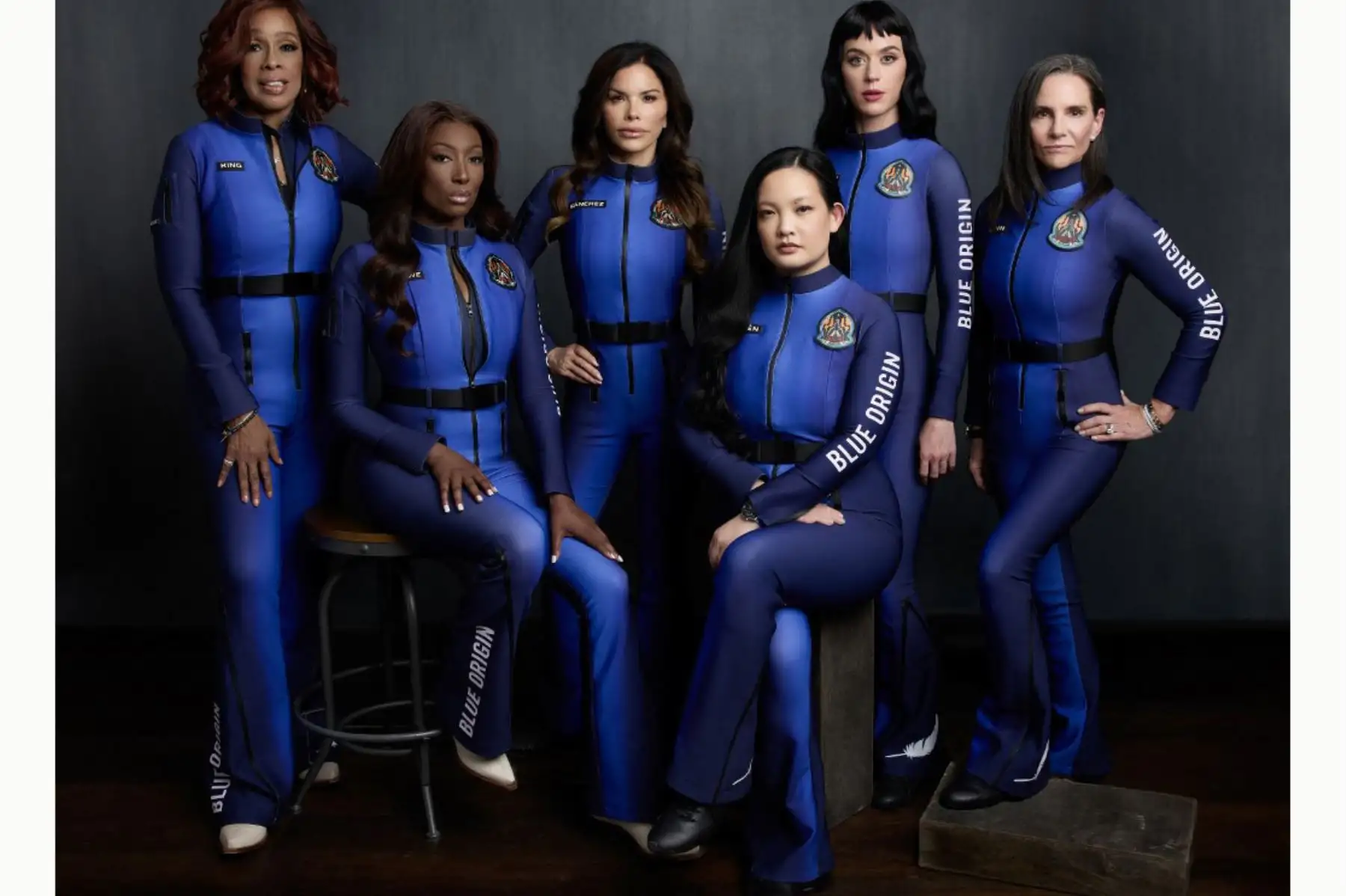 Una foto publicada el 14 de abril de 2025 en la cuenta X de Blue Origin muestra (en el sentido de las agujas del reloj, desde la izquierda) a la empresaria estadounidense Lauren Sanchez, la excientífica de la NASA Amanda Nguyen, la cantante Katy Perry, la presentadora de televisión Gale King, la excientífica de la NASA Aisha Bowe y la productora de cine Kerianne Flynn. Foto: AFP