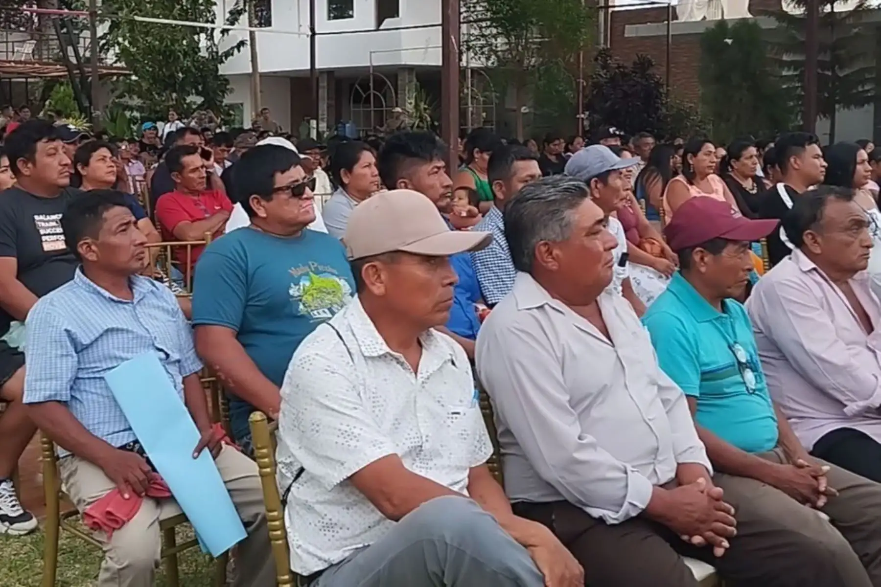 Población de la comunidad de Locuto, en el distrito piurano de Tambogrande, recibió información sobre la adjudicación del proyecto hídrico minero El Algarrobo que plantea la construcción de una planta de tratamiento de agua. ANDINA/Difusión