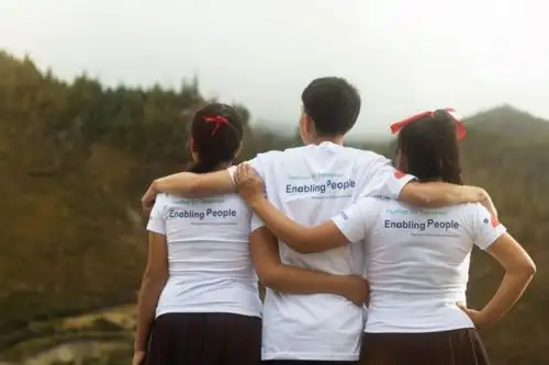 El concurso Solve for Tomorrow 2025 va dirigido a estudiantes de tercero a quinto de secundaria de colegios públicos a nivel nacional.
