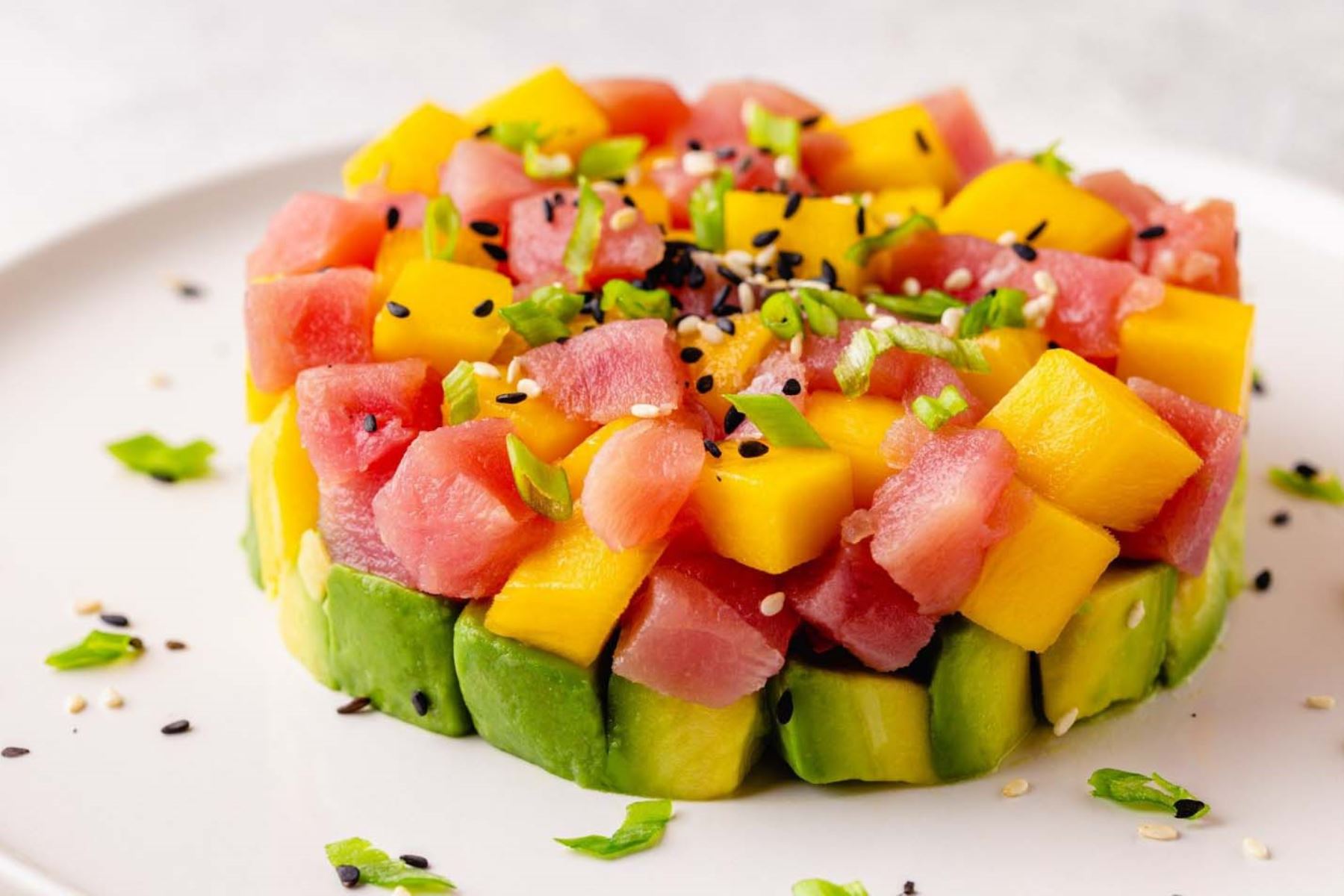 Tartar de atún con palta y mango. Foto: ANDINA/Difusión