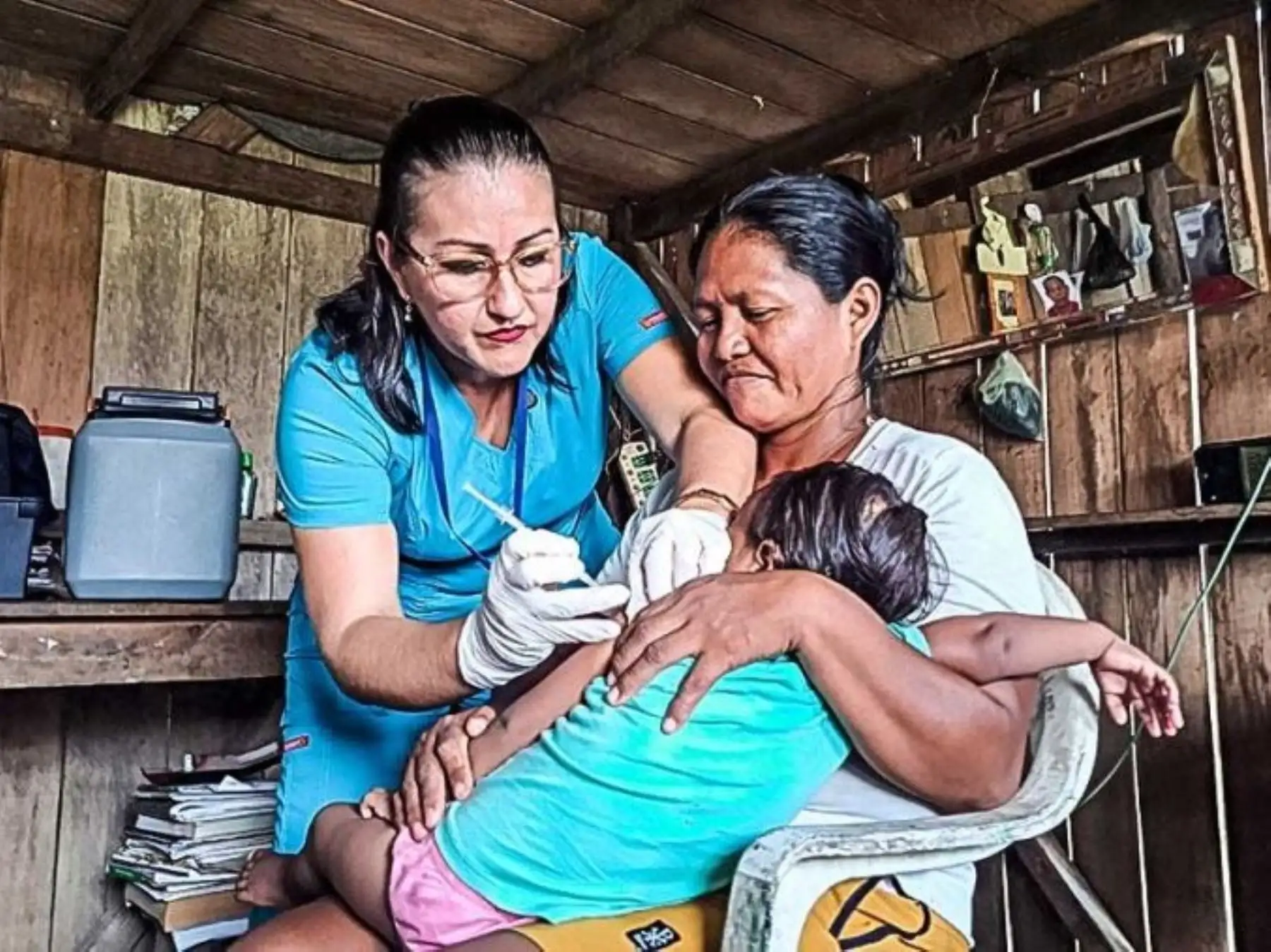 Personal especializado de EsSalud viajó hasta Caballococha, región Loreto, para brindar atención de salud a pobladores de comunidades nativas de la zona.