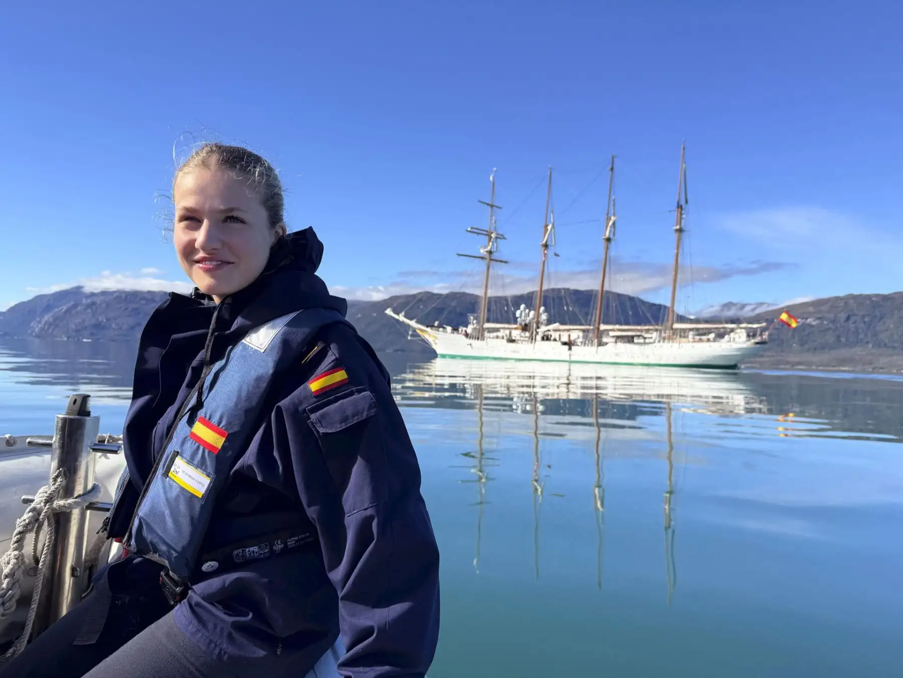La princesa Leonor, a bordo del Juan Sebastián Elcano, coincidiendo con el ecuador de su recorrido. EFE/Casa de SM el Rey