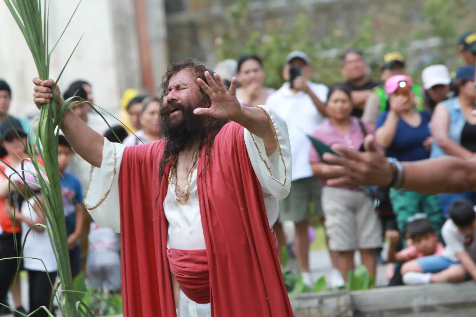 Semana Santa: “Cristo cholo” escenifica el bautizo de Jesús en pileta del Rímac