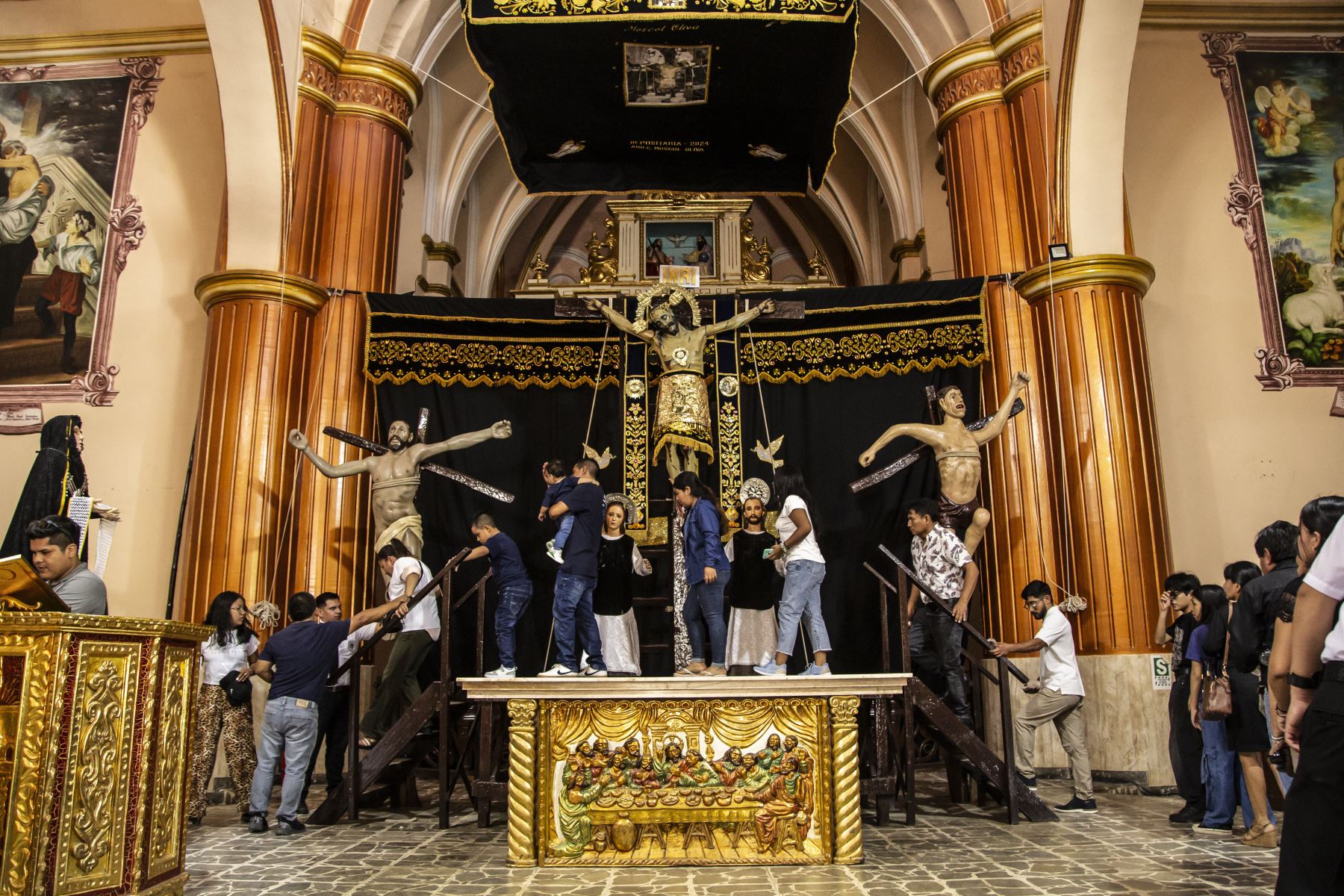 En el templo también se encuentran las imágenes del Señor del Prendimiento, la Virgen de las Angustias, la Virgen de los Dolores, Santa Verónica, San Juan Evangelista, el Señor Cautivo y el Señor Jesús Nazareno. Foto: ANDINA/ Maira Flores