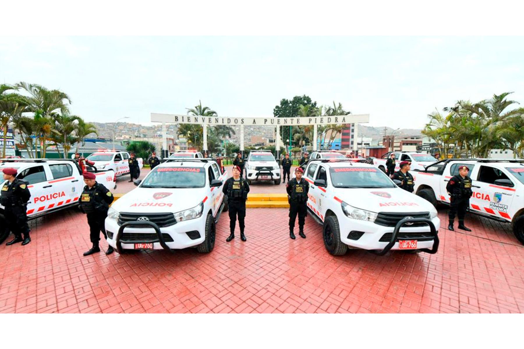 El Ministerio del Interior y la Municipalidad Distrital de Puente Piedra participan en la ceremonia de firma de convenio y entrega de 10 camionetas por parte de la comuna, en apoyo a las labores de patrullaje de la Policía Nacional del Perú. Foto: Mininter