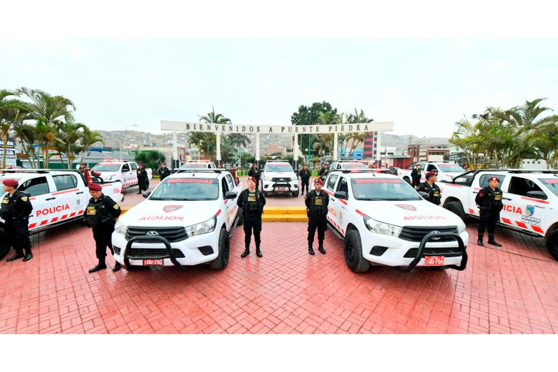 El Ministerio del Interior y la Municipalidad Distrital de Puente Piedra participan en la ceremonia de firma de convenio y entrega de 10 camionetas por parte de la comuna, en apoyo a las labores de patrullaje de la Policía Nacional del Perú. Foto: Mininter