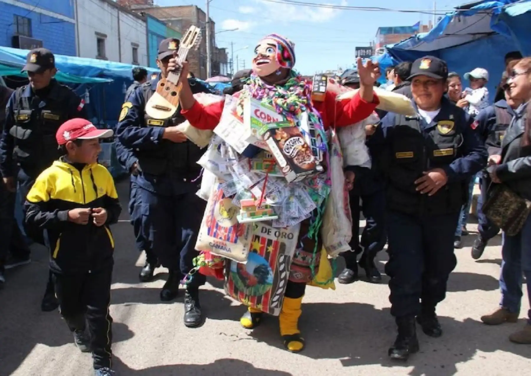 En los primeros días de mayo Puno celebrará la tradicional feria Alasitas, uno de los eventos culturales más importantes de esa región. Foto: ANDINA/difusión.