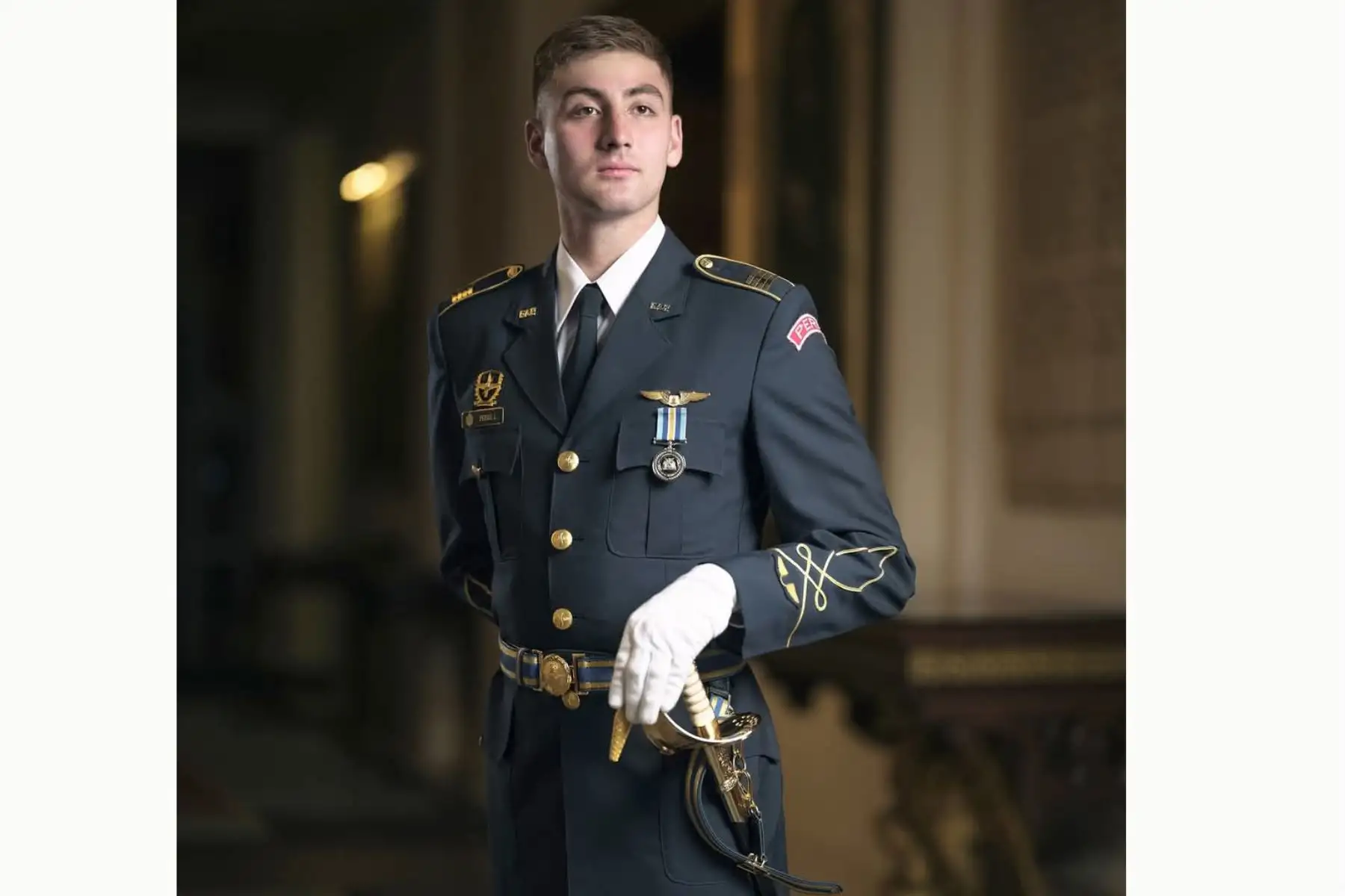 Cadete Pérez López deja huella al convertirse en el primer hispanohablante en completar el prestigioso programa de estudio en Academia de la Real Fuerza Aérea Cranwell. Foto: ANDINA/FAP