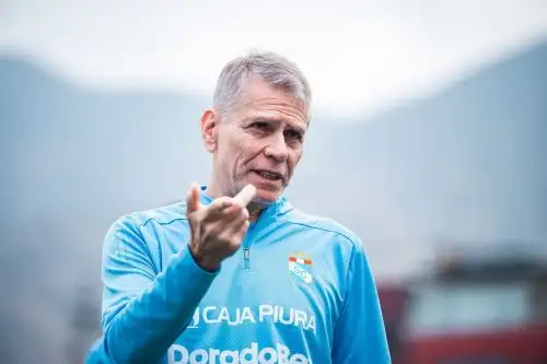 Paulo Autuori dirigió su primera práctica en Cristal