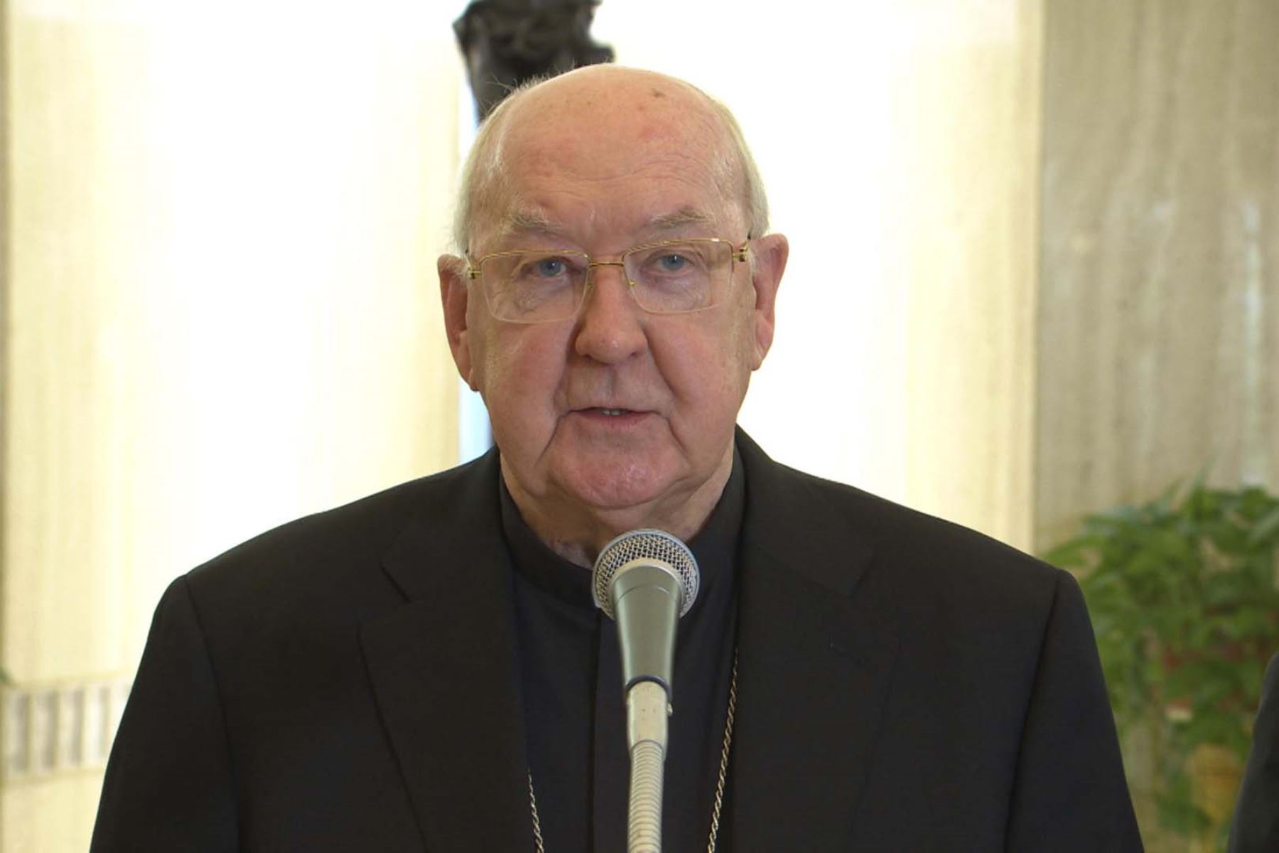 El cardenal Kevin Joseph Farrel posee una Maestría en Administración de Empresas de la Universidad de Notre Dame, Indiana. Foto: EFE