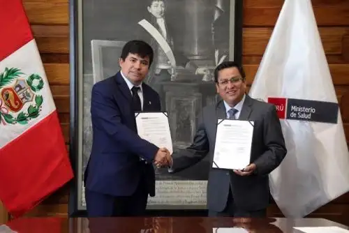 Ministro de Salud, César Vásquez, sostuvo que este moderno centro de salud beneficiará a miles de pobladores de todo el sur de la región Cajamarca. Foto: Minsa.