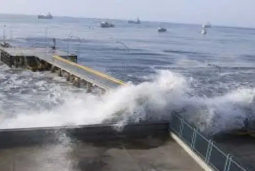 El Indeci recomienda suspender las actividades portuarias y de pesca, así como asegurar las embarcaciones y/o retirar las flotas pequeñas hacia tierra firme.INTERNET/Medios