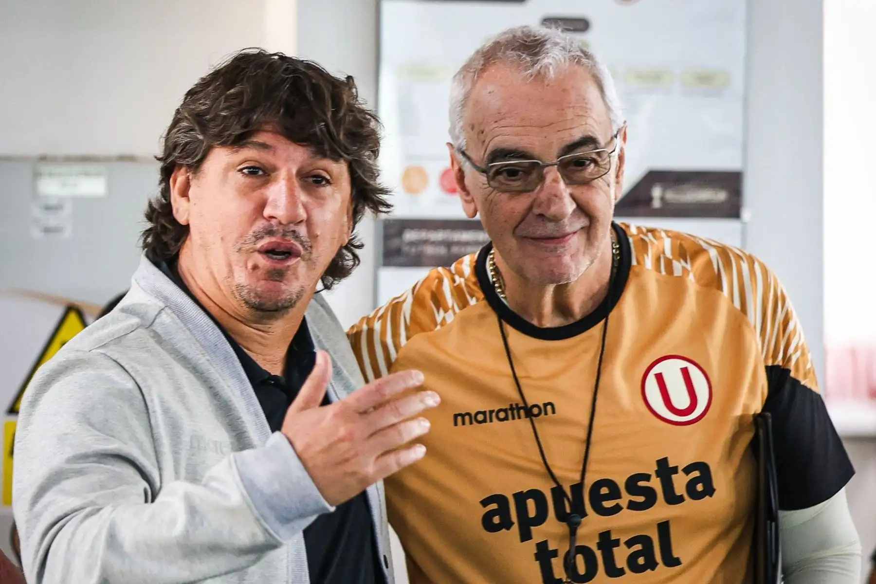 Jorge Fossati dirigió su primer entrenamiento con Universitario en Campo Mar