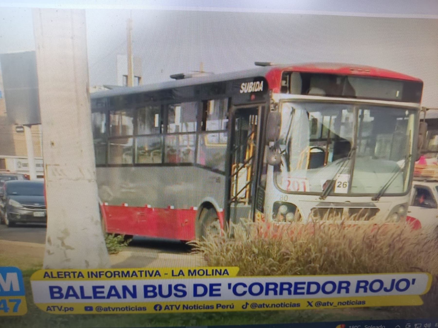 001164276W ATE: cierran acceso al óvalo Huarochirí por atentado a bus del corredor rojo
