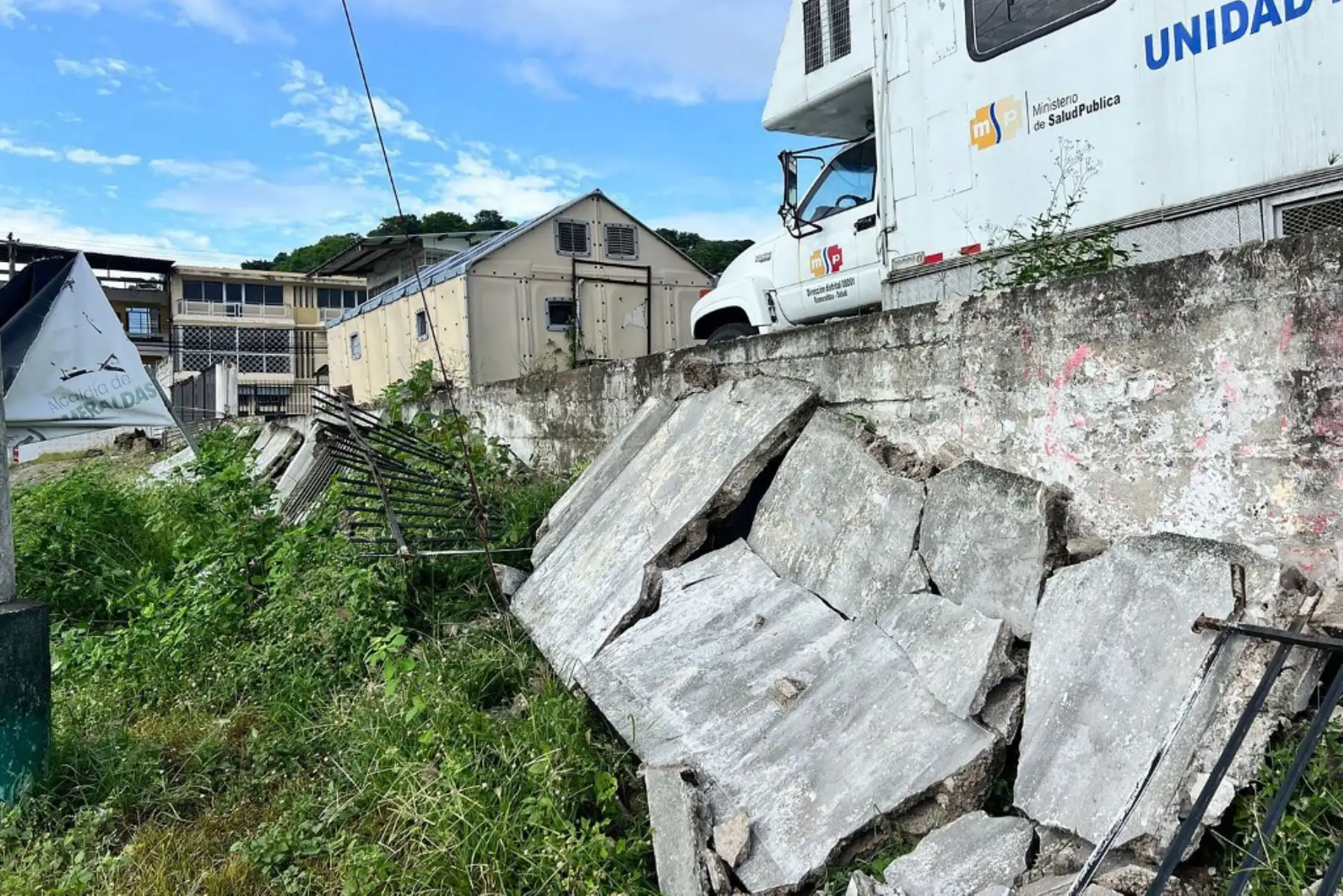 Un sismo de magnitud 6,3 sacudió el viernes la provincia ecuatoriana de Esmeraldas, en el noroeste, cerca de la frontera con Colombia. Foto: AFP