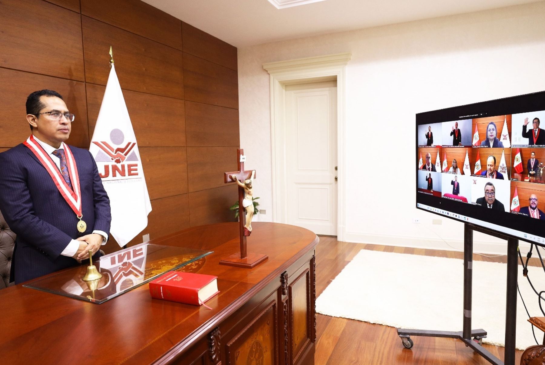 Presidente del JNE tomó juramento a presidentes de cinco Jurados Especiales Electorales, en el marco de las elecciones 2026: