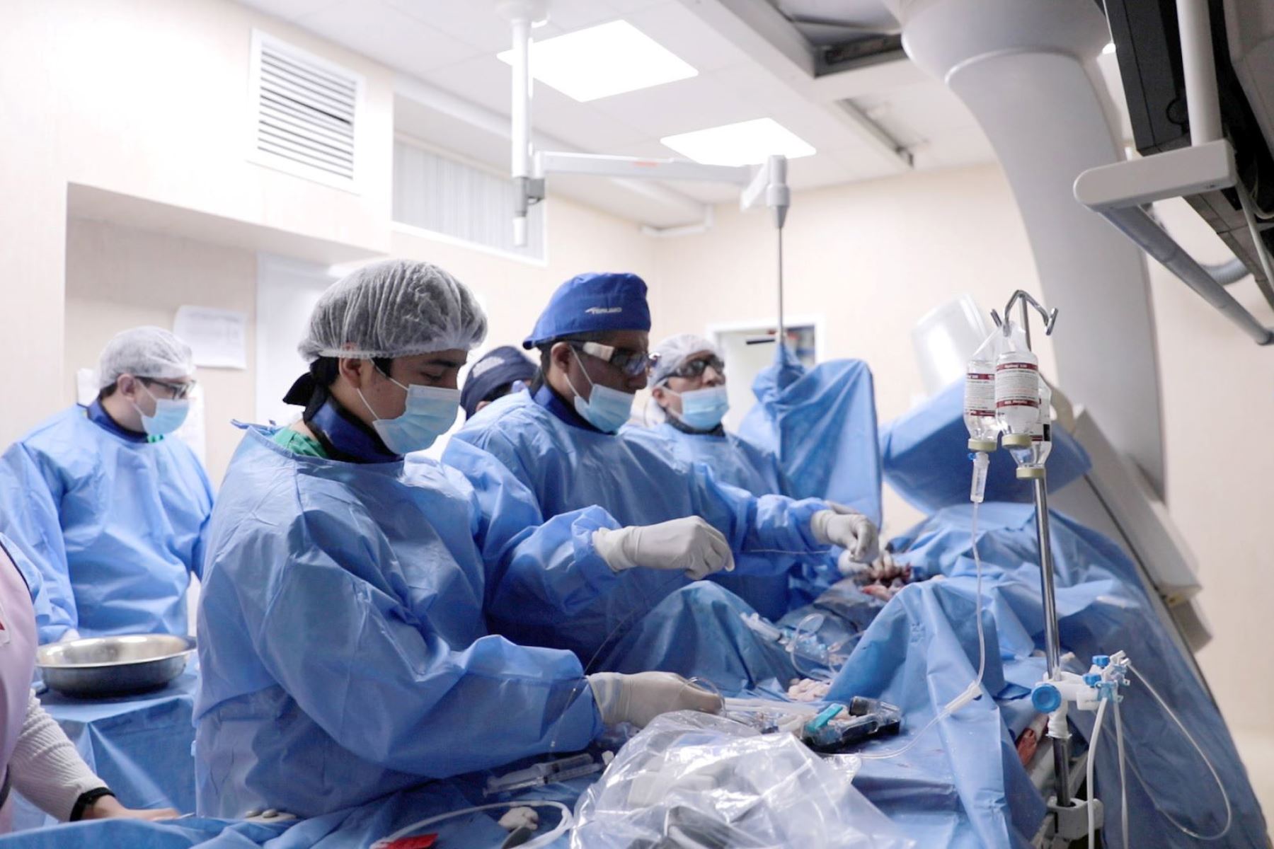 Hospital Almenara de EsSalud aplica innovador tratamiento para desobstruir arterias coronarias cerradas crónicamente por infartos previos. Foto: ANDINA/Difusión