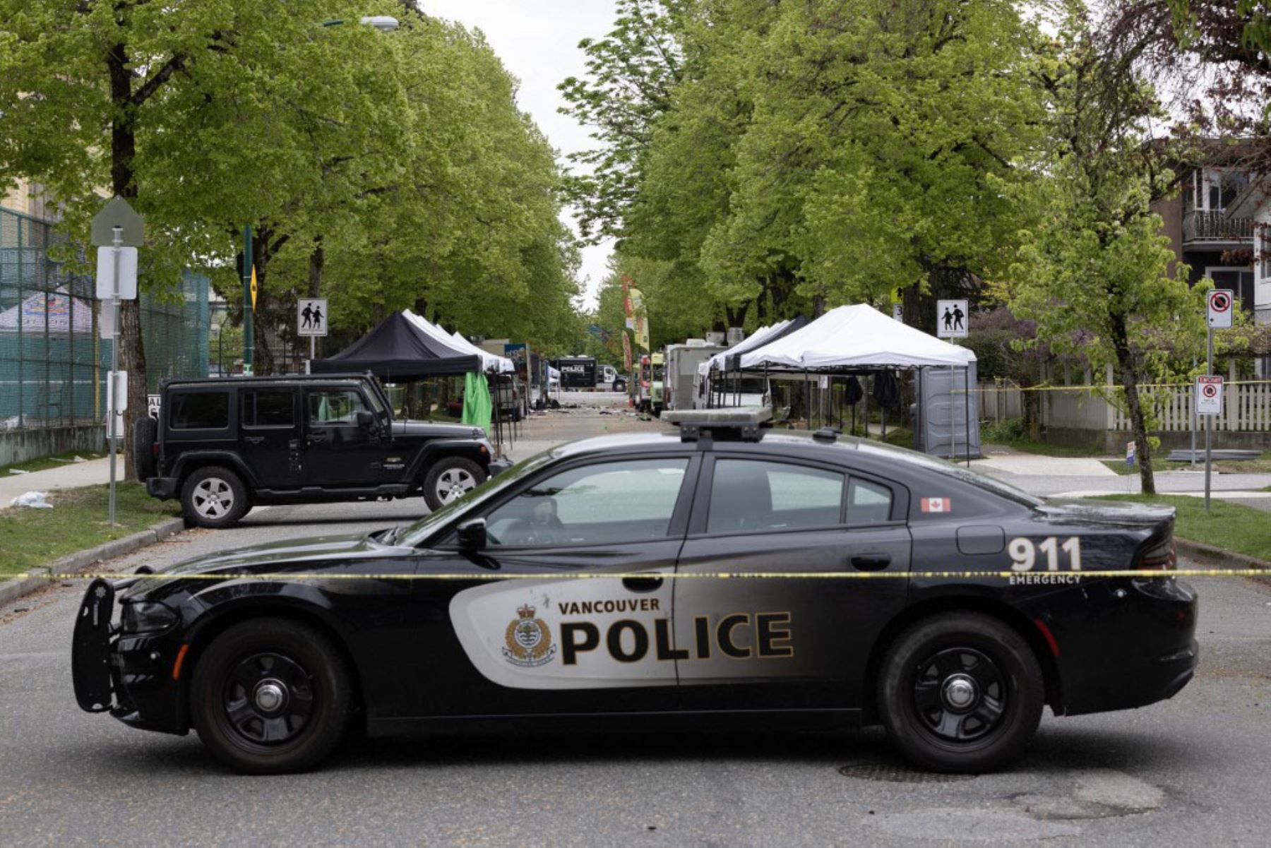 La policía investiga la escena del crimen donde un coche atropelló a una multitud durante el Festival de Lapu Lapu el 27 de abril de 2025 en Vancouver, Canadá. Hasta el momento hay un saldo de unas 11 víctimas mortales y unos 20 heridos. Foto: GETTY IMAGES / AFP