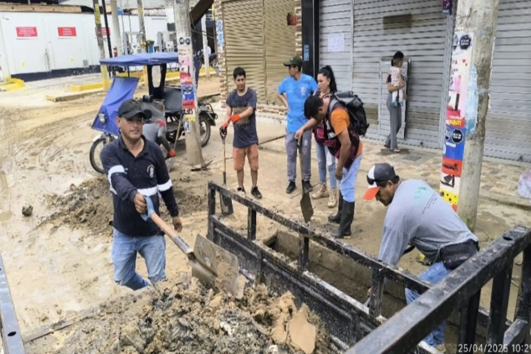 La limpieza de cunetas y buzones pluviales es esencial para prevenir situaciones de emergencia durante las temporadas de lluvia.