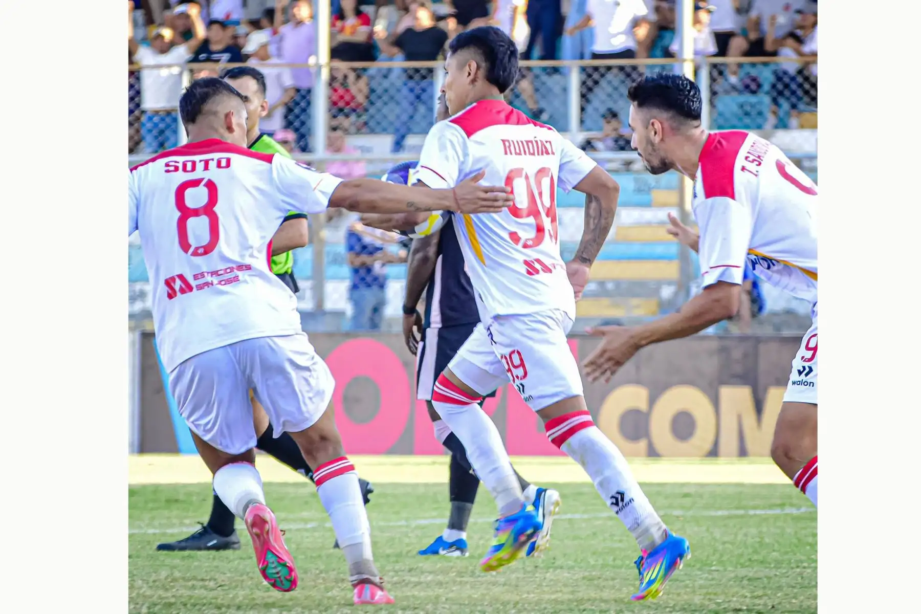 "La Pulga" Raúl Ruidíaz,  marcó por primera vez en duelo por la fecha 10 en el Estadio Campeones del 36, frente a Sport Boys. Foto: Liga1