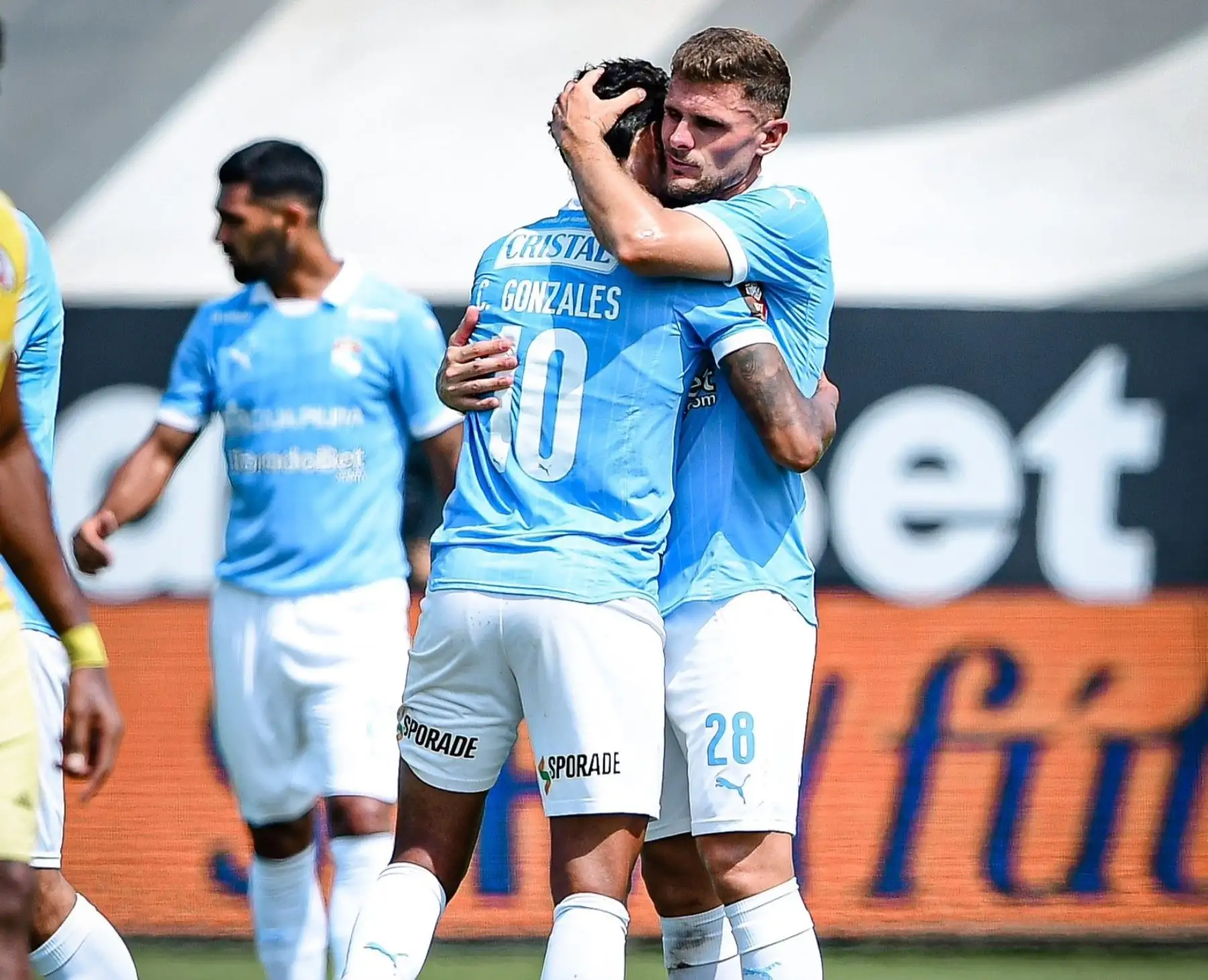 Cristal ganó con sufrimiento