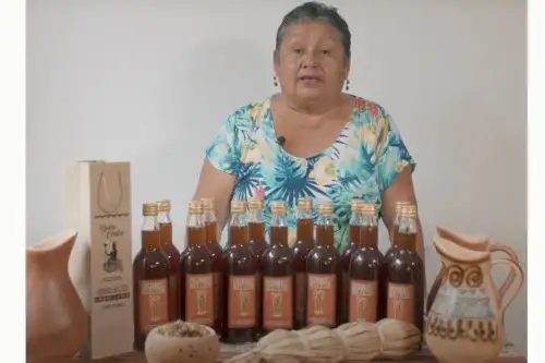 La ancestral y tradicional chicha de año solo se prepara en Magdalena de Cao. Foto: captura TV.