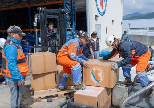 Un total de 17 toneladas de ayuda humanitaria, especialmente alimentos, entregó Indeci al Gore Áncash para su distribución a la población damnificada y afectada por el desborde del río Casca en el distrito de Independencia.