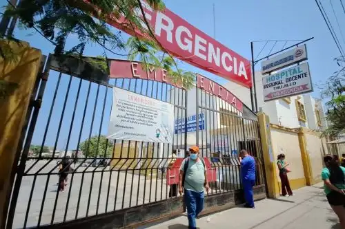 Fachada del Hospital Regional Docente de Trujillo, región La Libertad. Foto: Cortesía Luis Puell